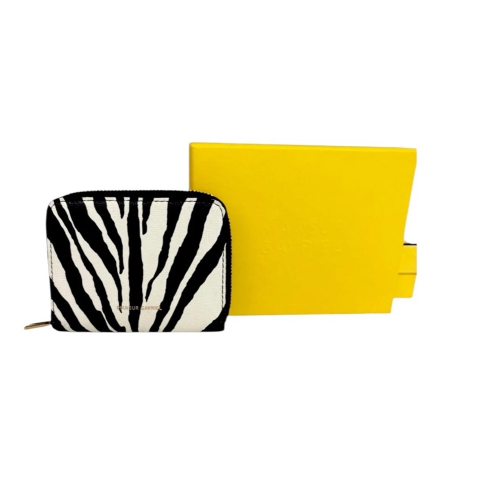 🔥#MansurGavriel #Designer #Y2K #Retro #CelebrityStyle #LimitedEdition #Chic